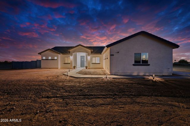 25123 W Peakview Road, Wittmann, AZ 85361