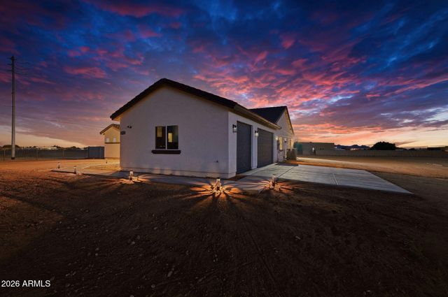 25123 W Peakview Road, Wittmann, AZ 85361