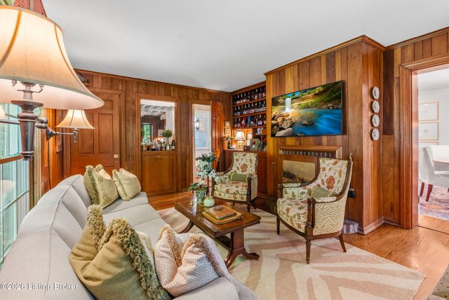 2315 Raleigh Ln, Louisville, KY 40206