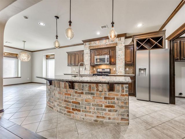 17400 White Hawk Drive, Edmond, OK 73012