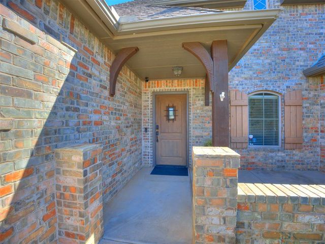 17400 White Hawk Drive, Edmond, OK 73012