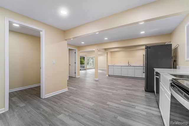 4641 Cove Road, West Bloomfield, MI 48323