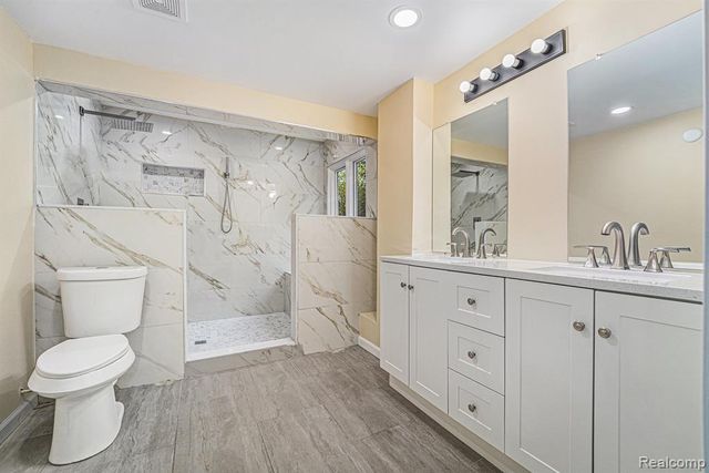 4641 Cove Road, West Bloomfield, MI 48323