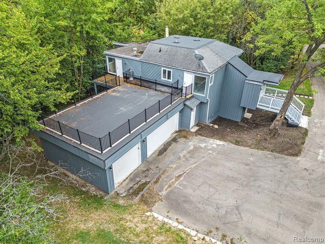 4641 Cove Road, West Bloomfield, MI 48323