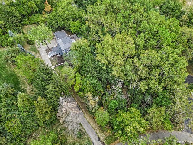 4641 Cove Road, West Bloomfield, MI 48323
