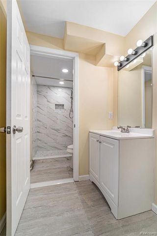 4641 Cove Road, West Bloomfield, MI 48323