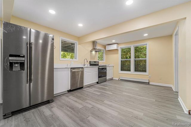 4641 Cove Road, West Bloomfield, MI 48323