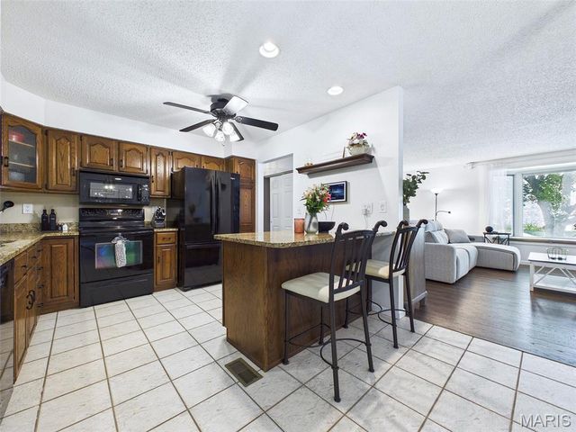 4911 Westmont Avenue, Godfrey, IL 62035