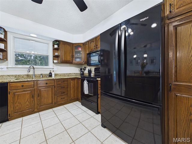 4911 Westmont Avenue, Godfrey, IL 62035