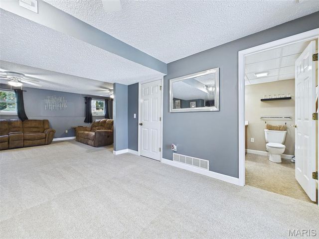 4911 Westmont Avenue, Godfrey, IL 62035