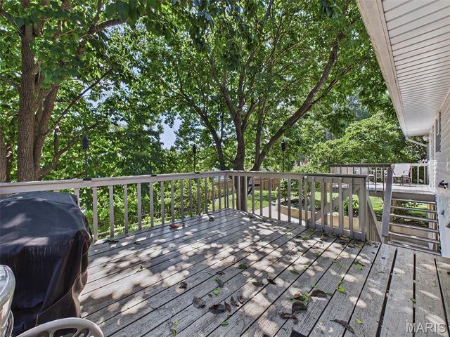 4911 Westmont Avenue, Godfrey, IL 62035