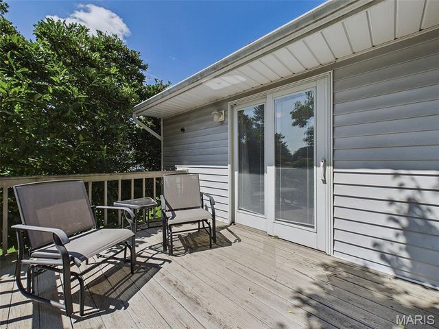 4911 Westmont Avenue, Godfrey, IL 62035