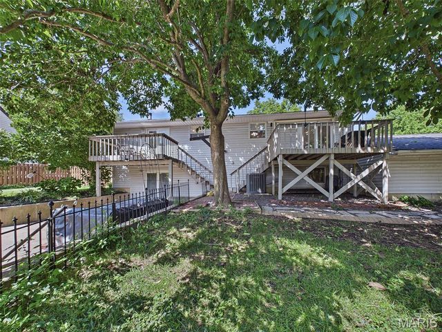 4911 Westmont Avenue, Godfrey, IL 62035