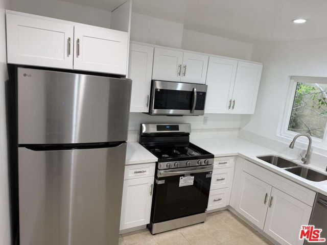 18350 Hatteras Street 278, Tarzana (los Angeles), CA 91356