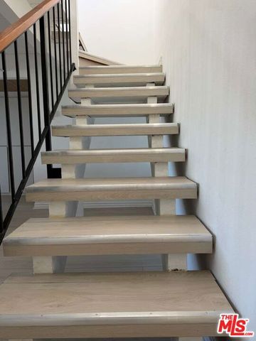 18350 Hatteras Street 278, Tarzana (los Angeles), CA 91356