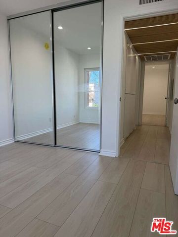 18350 Hatteras Street 278, Tarzana (los Angeles), CA 91356