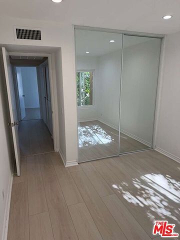 18350 Hatteras Street 278, Tarzana (los Angeles), CA 91356