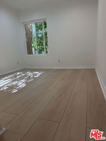 18350 Hatteras Street 278, Tarzana (los Angeles), CA 91356