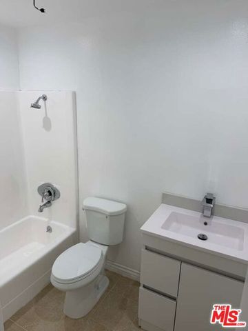 18350 Hatteras Street 278, Tarzana (los Angeles), CA 91356