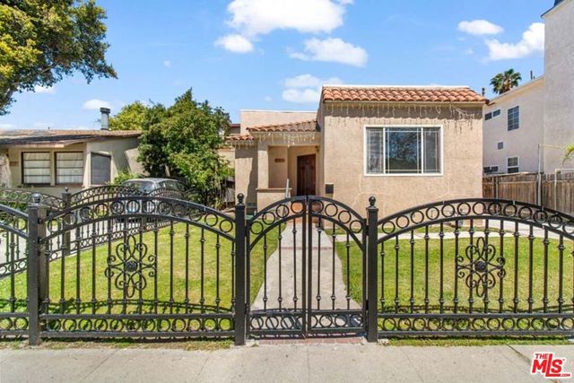 3716 Greenfield Avenue, Los Angeles, CA 90034