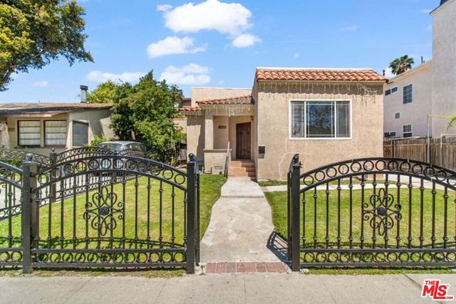 3716 Greenfield Avenue, Los Angeles, CA 90034