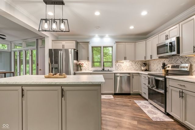 10 Overlook Drive, Anderson, IN 46011