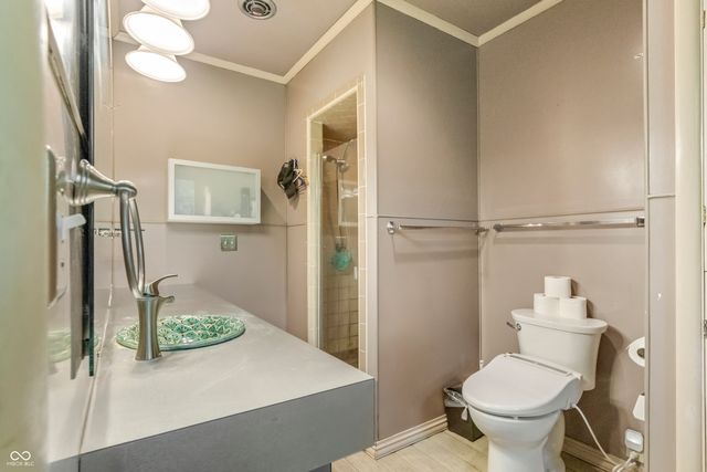 10 Overlook Drive, Anderson, IN 46011