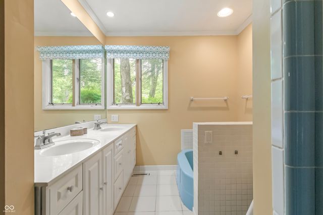 10 Overlook Drive, Anderson, IN 46011