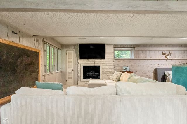 10 Overlook Drive, Anderson, IN 46011