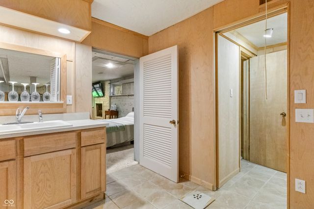 10 Overlook Drive, Anderson, IN 46011