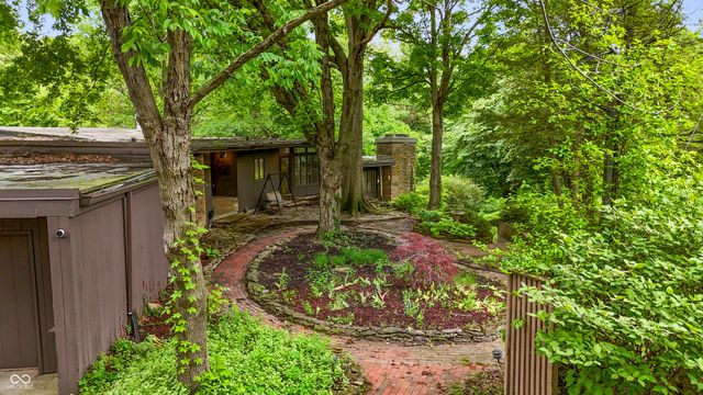 10 Overlook Drive, Anderson, IN 46011