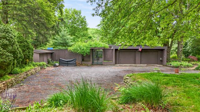 10 Overlook Drive, Anderson, IN 46011