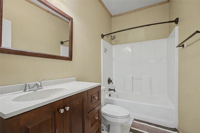 317 Elm Avenue SW, Mitchellville, IA 50169