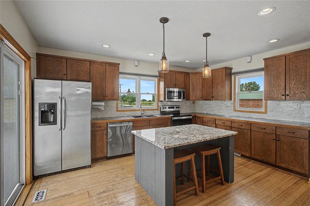 317 Elm Avenue SW, Mitchellville, IA 50169