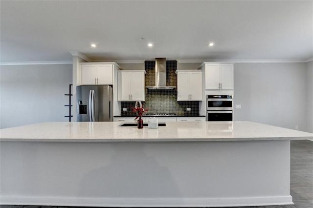 2083 Holtz Lane, Atlanta, GA 30318