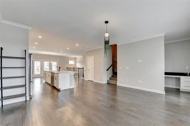 2083 Holtz Lane, Atlanta, GA 30318