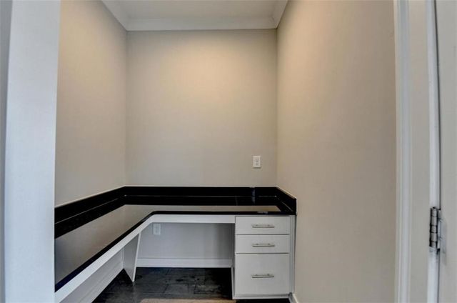 2083 Holtz Lane, Atlanta, GA 30318