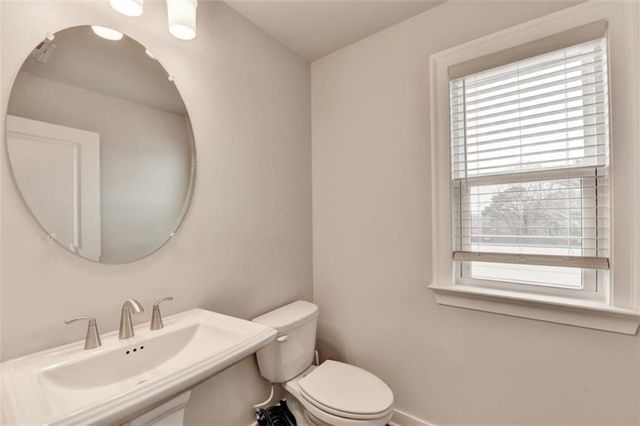 2083 Holtz Lane, Atlanta, GA 30318