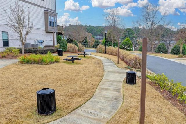 2083 Holtz Lane, Atlanta, GA 30318