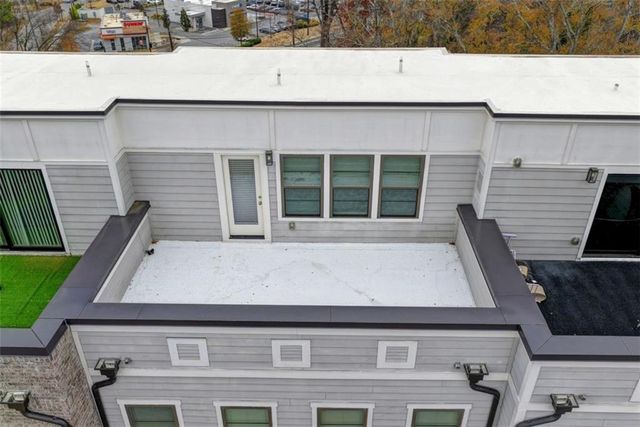 2083 Holtz Lane, Atlanta, GA 30318