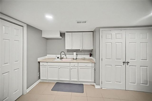 5024 N CHELSEA Avenue, Kansas City, MO 64119