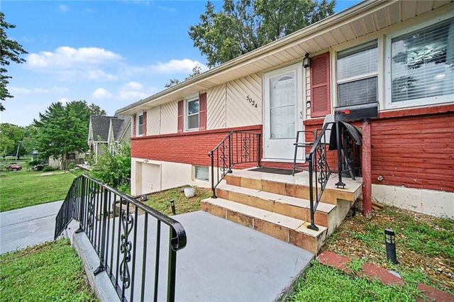 5024 N CHELSEA Avenue, Kansas City, MO 64119