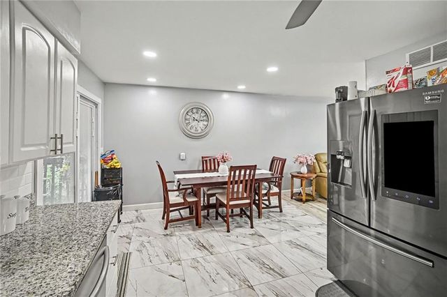 5024 N CHELSEA Avenue, Kansas City, MO 64119