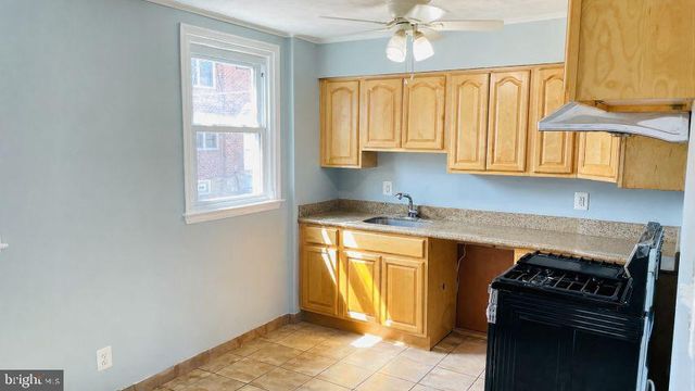 8136 FARNSWORTH ST, Philadelphia, PA 19152