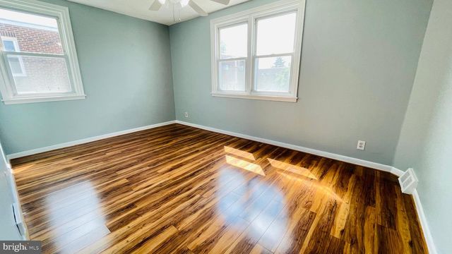 8136 FARNSWORTH ST, Philadelphia, PA 19152