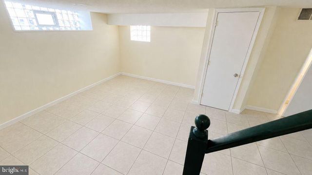 8136 FARNSWORTH ST, Philadelphia, PA 19152
