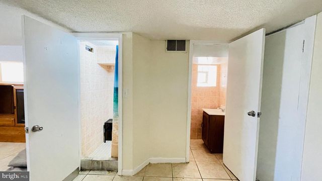 8136 FARNSWORTH ST, Philadelphia, PA 19152
