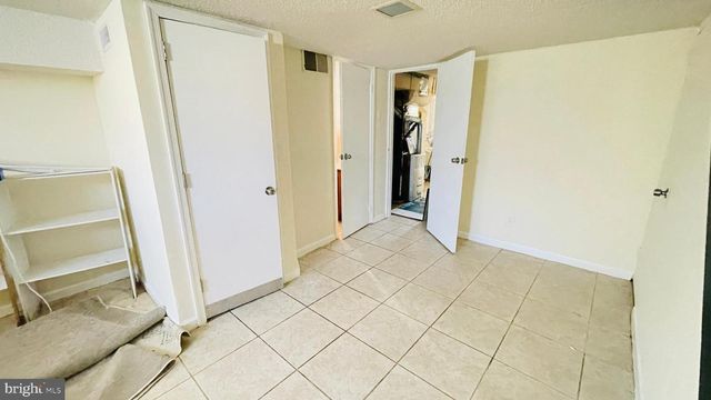 8136 FARNSWORTH ST, Philadelphia, PA 19152