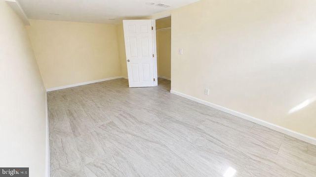 8136 FARNSWORTH ST, Philadelphia, PA 19152