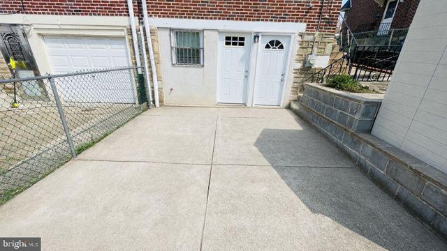 8136 FARNSWORTH ST, Philadelphia, PA 19152